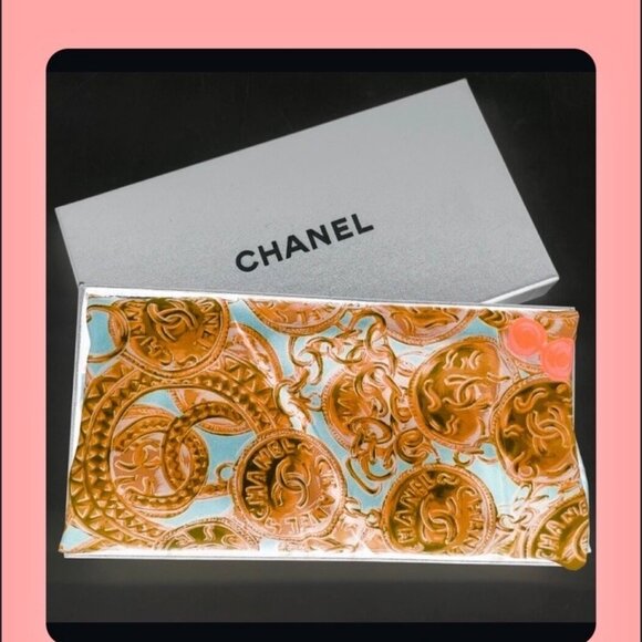 CHANEL COCO MARK LOGO GOLD CHAIN AND COIN PATTERN - Picture 1 of 6